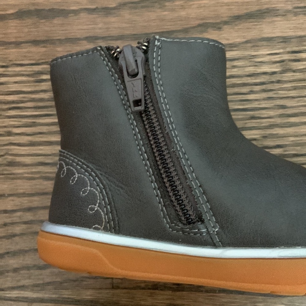 Livie & Luca Gray Silver Butterfly Girls Zipper Ankle Boots - Picture 6 of 10